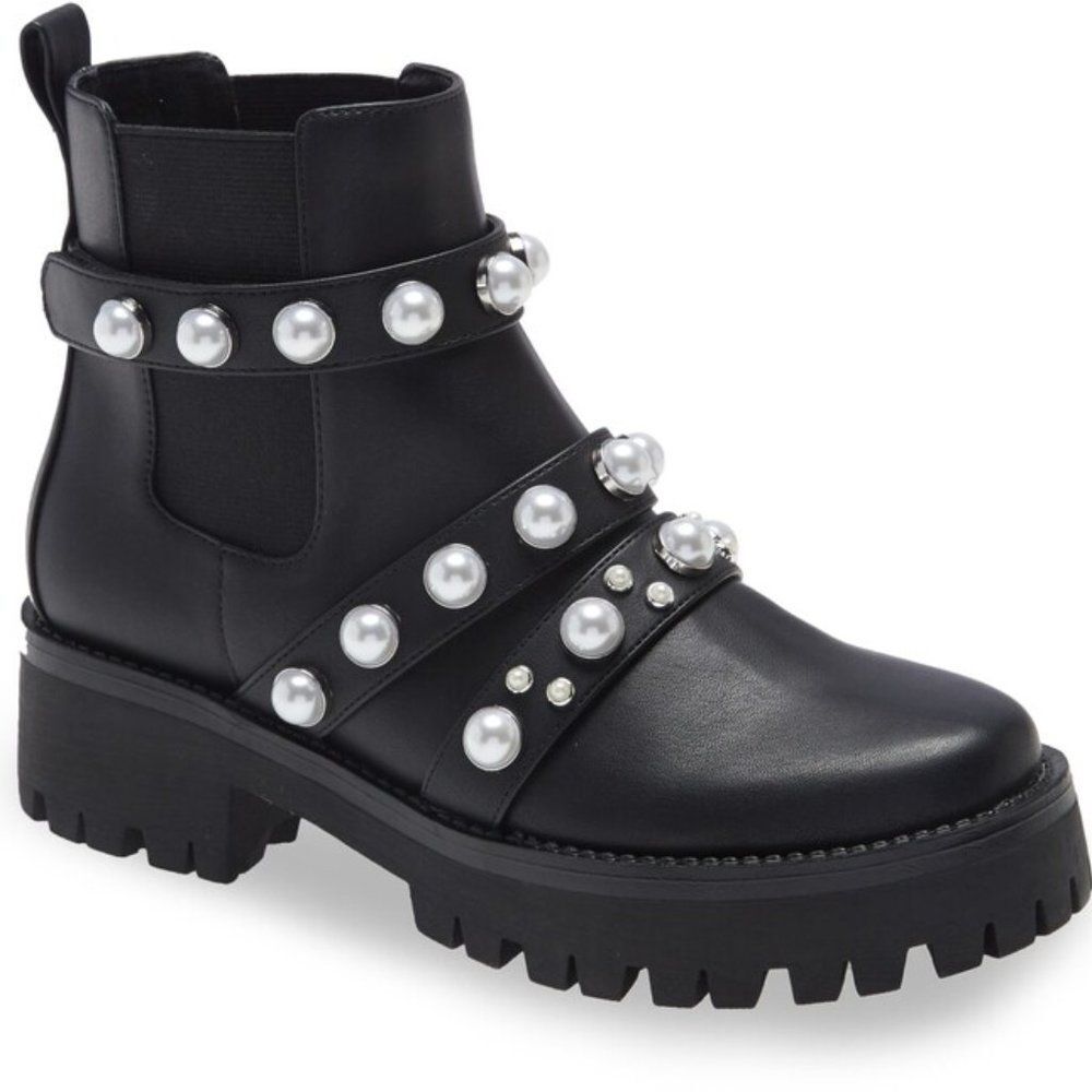 NWOB BP. Kora 2 Lug Chelsea Boot In Black